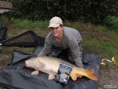 Kliknutím fotografii zvětšíte Kapr 111 cm 22 kg