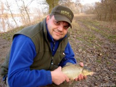 Kliknutím fotografii zvětšíte První kapřík sezóny 2014