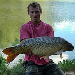 Kliknutím fotografii zvětšíte Kapr 92 cm