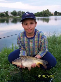 Kliknutím fotografii zvětšíte syn a jeho 1 kapor