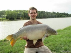 Kliknutím fotografii zvětšíte kapr 84 cm, 14 kg