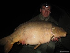 Kliknutím fotografii zvětšíte Kapr 15,5 kg.