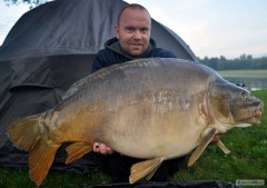 Kliknutím fotografii zvětšíte Osobacek Shellfisch Pompajzbaitz.90cm a 17kg.