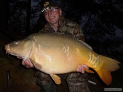 Kliknutím fotografii zvětšíte Kapr 19kg - Extra Carp Magic Squid