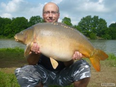 Kliknutím fotografii zvětšíte Kapr 14kg,Dešná červen 2013