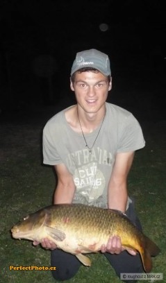 Kliknutím fotografii zvětšíte kapr 11 kg :)