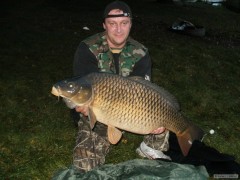 Kliknutím fotografii zvětšíte Kapr 93cm, 17kg, svazová voda.