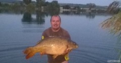 Kliknutím fotografii zvětšíte Kapr 90cm, 17.45kg.