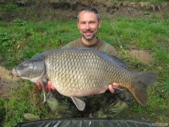 Kliknutím fotografii zvětšíte šupík 83 cm a 14,5 kg