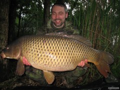 Kliknutím fotografii zvětšíte šupík 98 cm a 19 kg