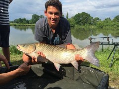 Kliknutím fotografii zvětšíte amur 93cm