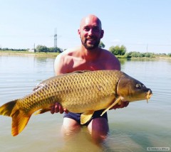 Kliknutím fotografii zvětšíte Jezero za Valem