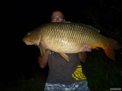Kliknutím fotografii zvětšíte Osobák 19kg 98cm