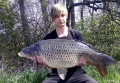 Kliknutím fotografii zvětšíte Kapr 12,5 kg.