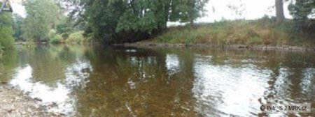 Šokující devastace přírodního břehu Otavy