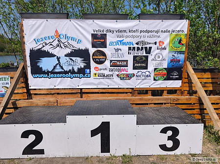 AS Fish carp race na jezeře OLYMP